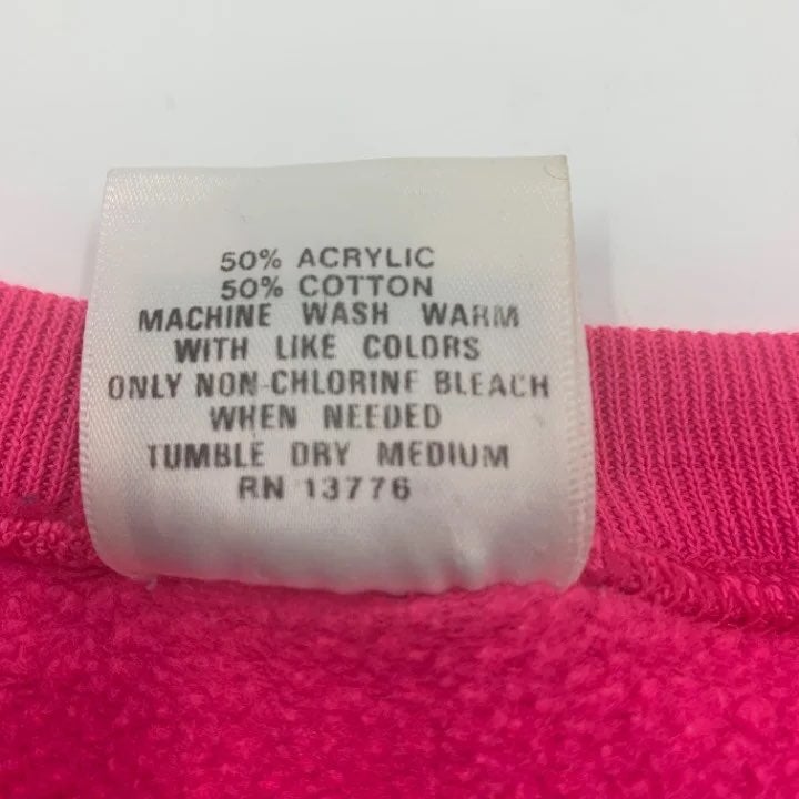 Need help finding a date range on this single stitch Hanes. Can't find  anything on Google : r/VintageTees