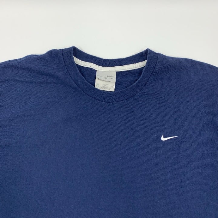 Vintage Navy Blue Nike T-shirt Size XL.