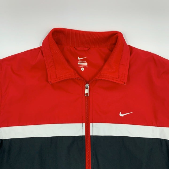 Red & Black Nike windbreaker size L