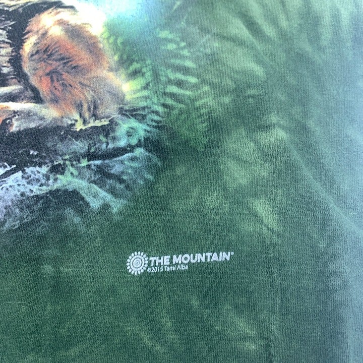 Green The Mountain Wolf T-shirt Size L