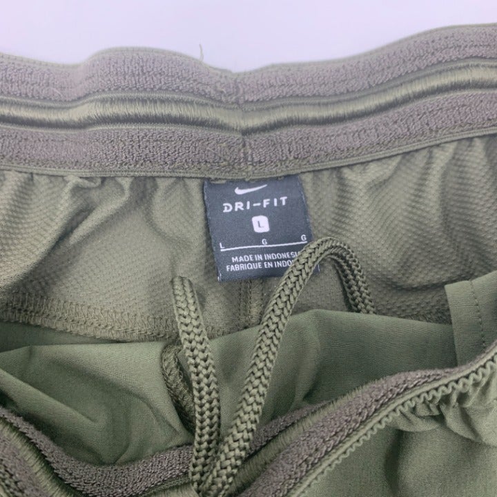 Green Nike Dri-Fit Cargo Shorts Size L