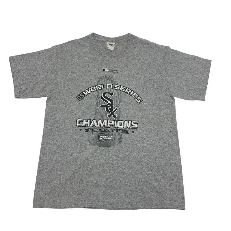 Chicago White Sox 2005 World series T-shirt.