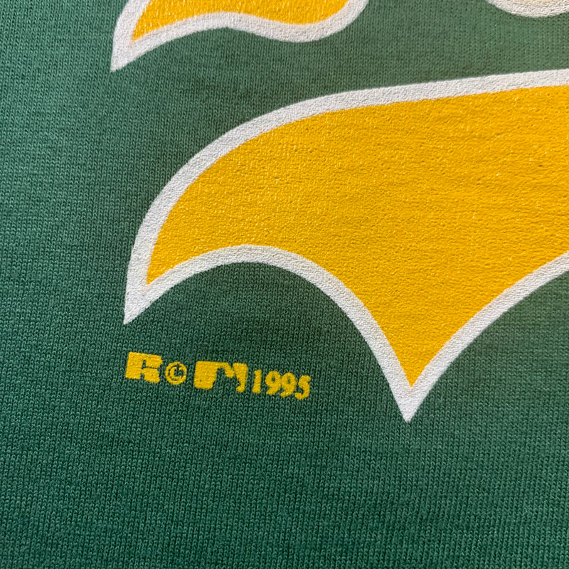 90s Oakland A's t-shirt size M